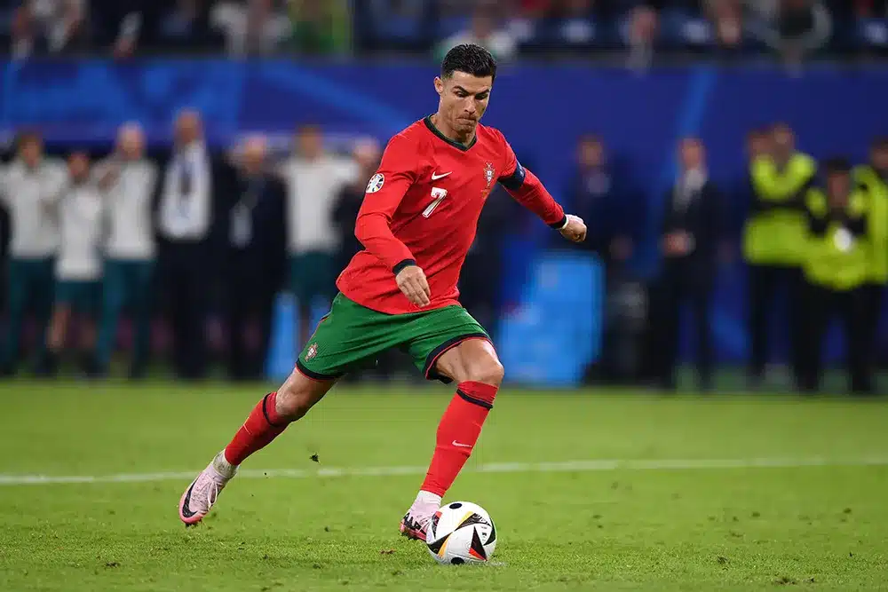 Cristiano Ronaldo Cetak Gol Salto, Portugal Kalahkan Polandia 5-1