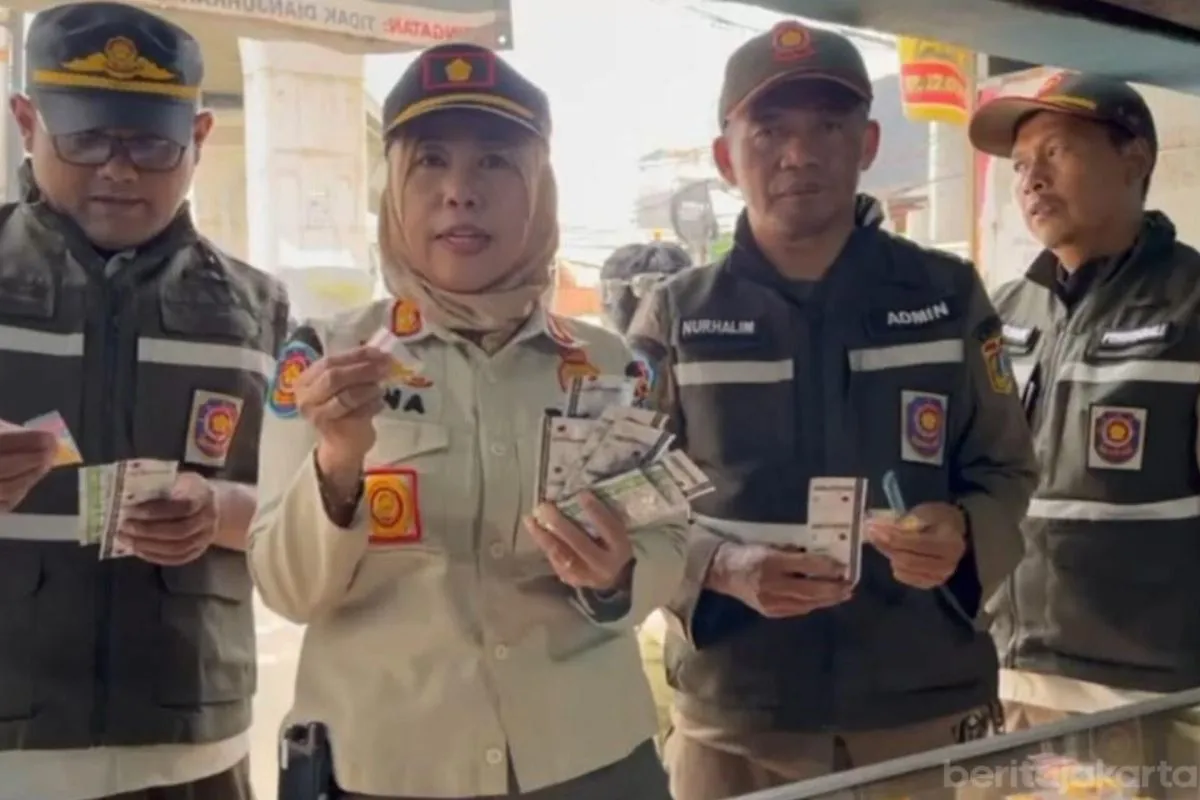 Satpol PP Pesanggrahan Musnahkan Ribuan Obat Golongan G