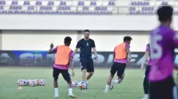 Persita Siap Bangkit Hadapi Persik, Carlos Pena Soroti Evaluasi Dua Laga Terakhir