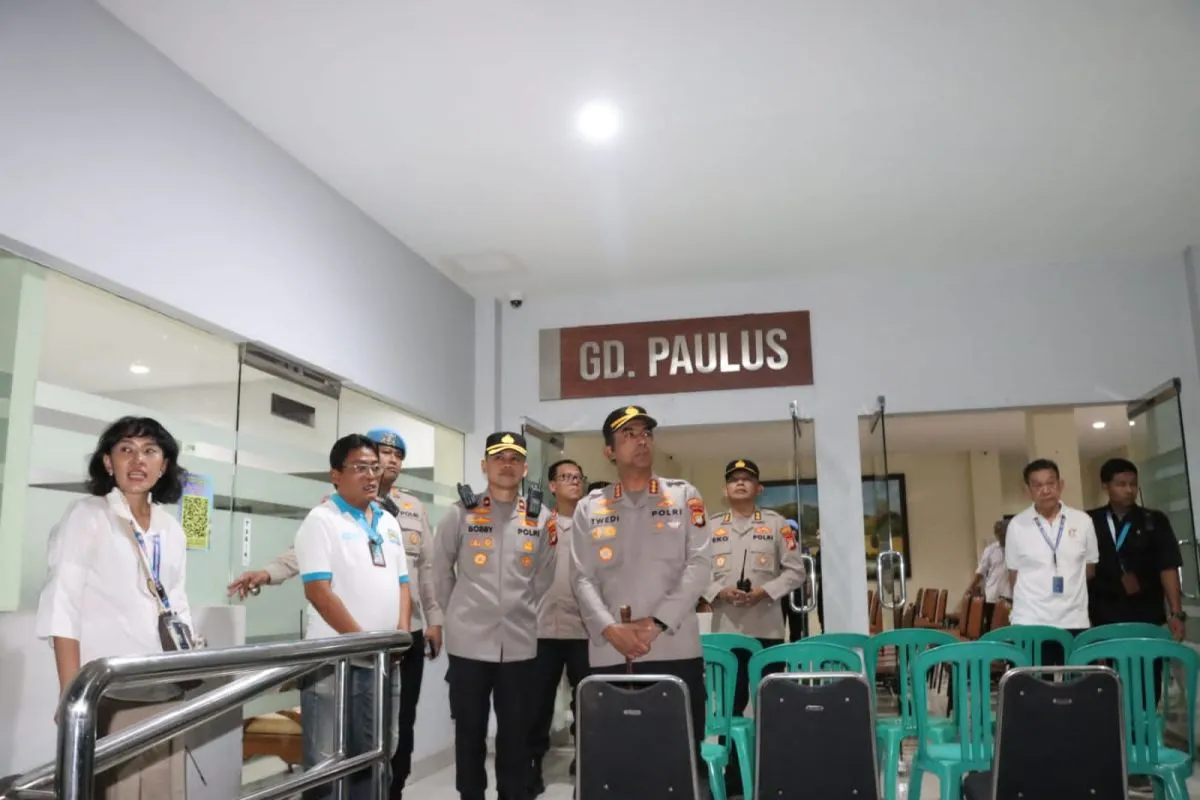 Polres Jakbar Jamin Keamanan Misa Kamis Putih di 33 Gereja