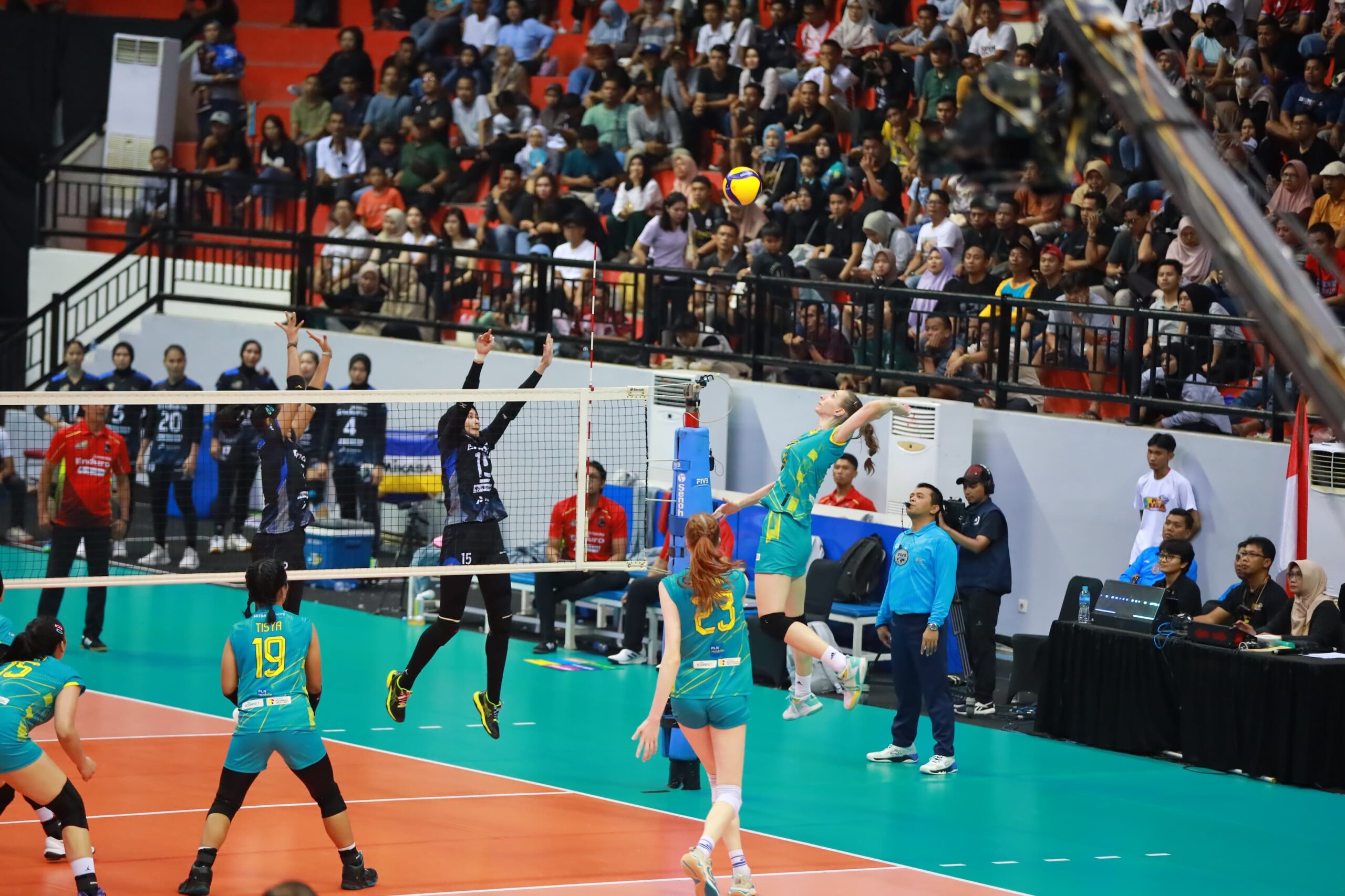 Electric PLN Taklukkan Pertamina Enduro dalam Duel Sengit Final Four Proliga 2026