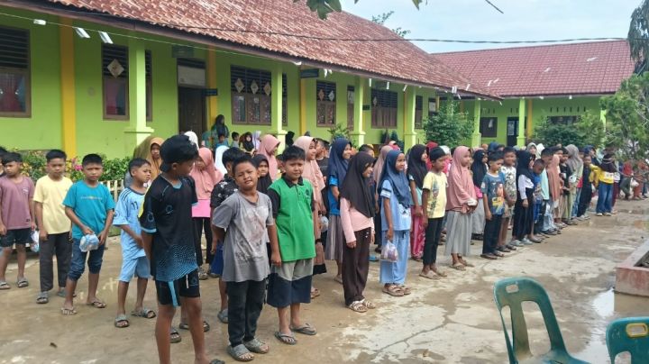 220 Siswa di Aceh Terpaksa Belajar di Tenda Darurat! Kisah Haru Semangat Anak-anak Nagan Raya Pasca Banjir