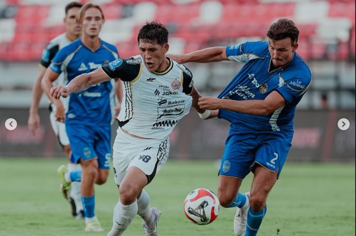 Pelatih Arema FC Ingatkan Persaingan Gelar: Persija Masih Berpeluang Saingi Persib dan Borneo FC