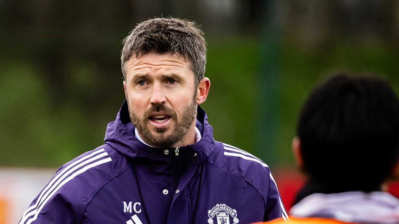Rugi Besar Jika Manchester United Lepas Michael Carrick!