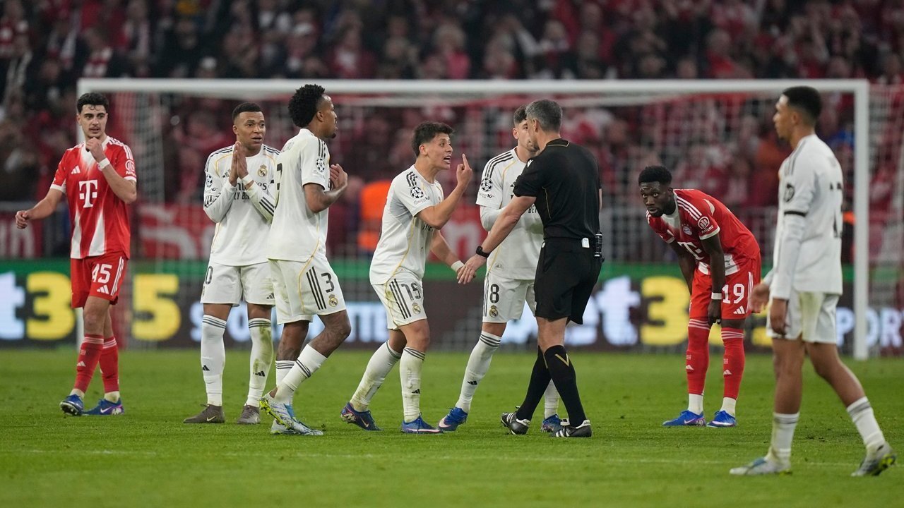 Drama 7 Gol di Allianz Arena: Kartu Merah Camavinga Jadi Titik Balik Tersingkirnya Real Madrid